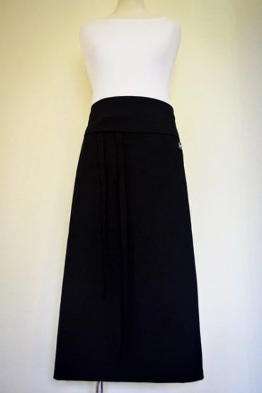 black waisted chef apron